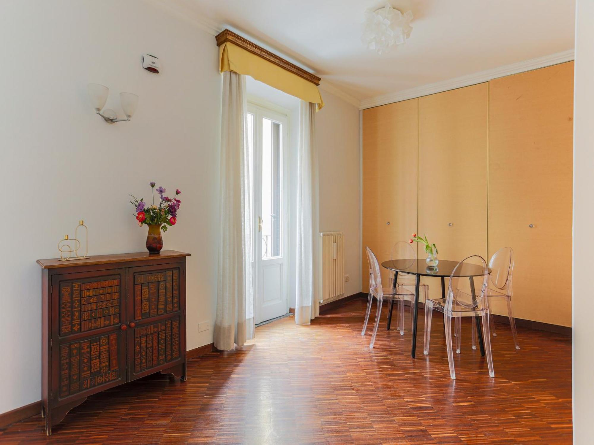 The Best Rent - Spacious One-Bedroom Apartment Near The Columns Of San Lorenzo Milano Esterno foto